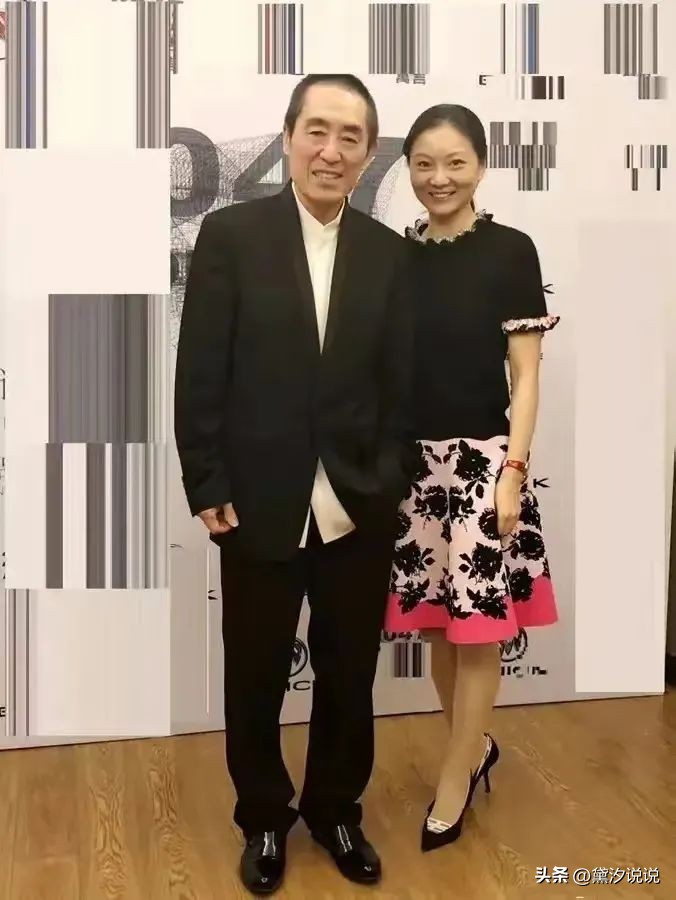 张艺谋个人资料简介和妻子陈婷,69岁张艺谋全家照