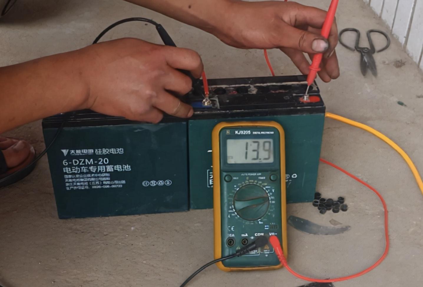 电动车电池串联与并联有什么区别,电动车电池是串联还是并联好