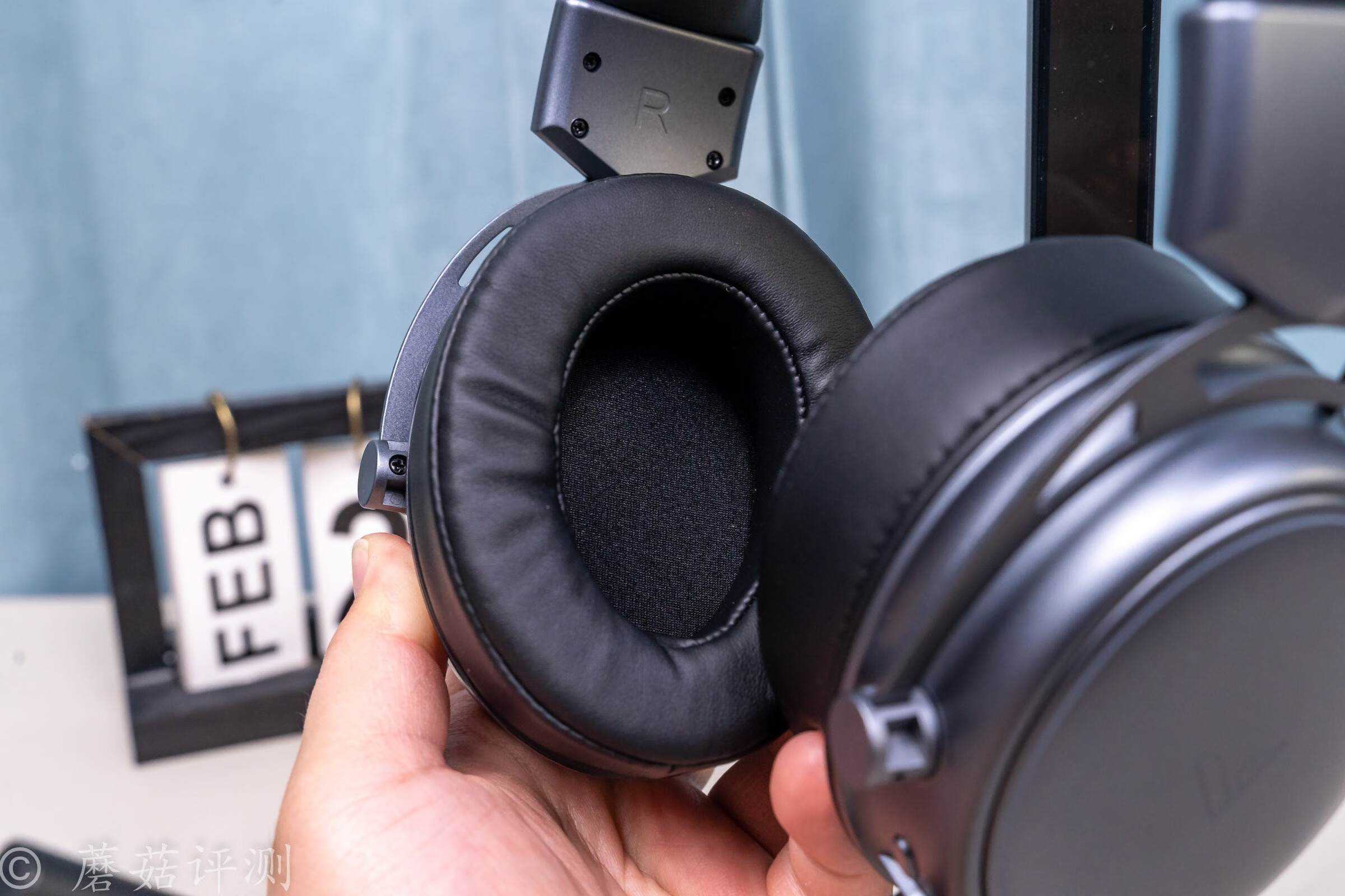 雷柏vh800蓝牙耳机打和平精英实测,雷柏rapoovm700无线蓝牙游戏耳机