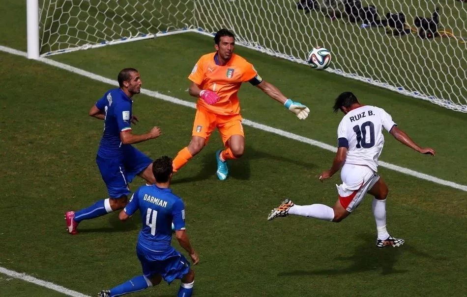 纳瓦斯孤立,纳瓦斯被西班牙安慰