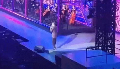 张学友演唱会上突然晕倒！最新回应→