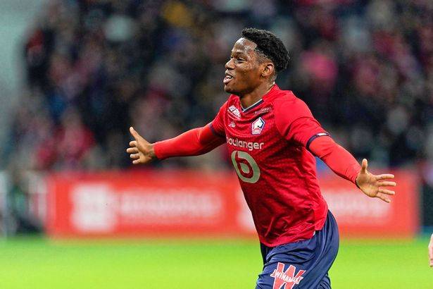 行情火热，皇马阿森纳等7支豪门有意里尔前锋戴维