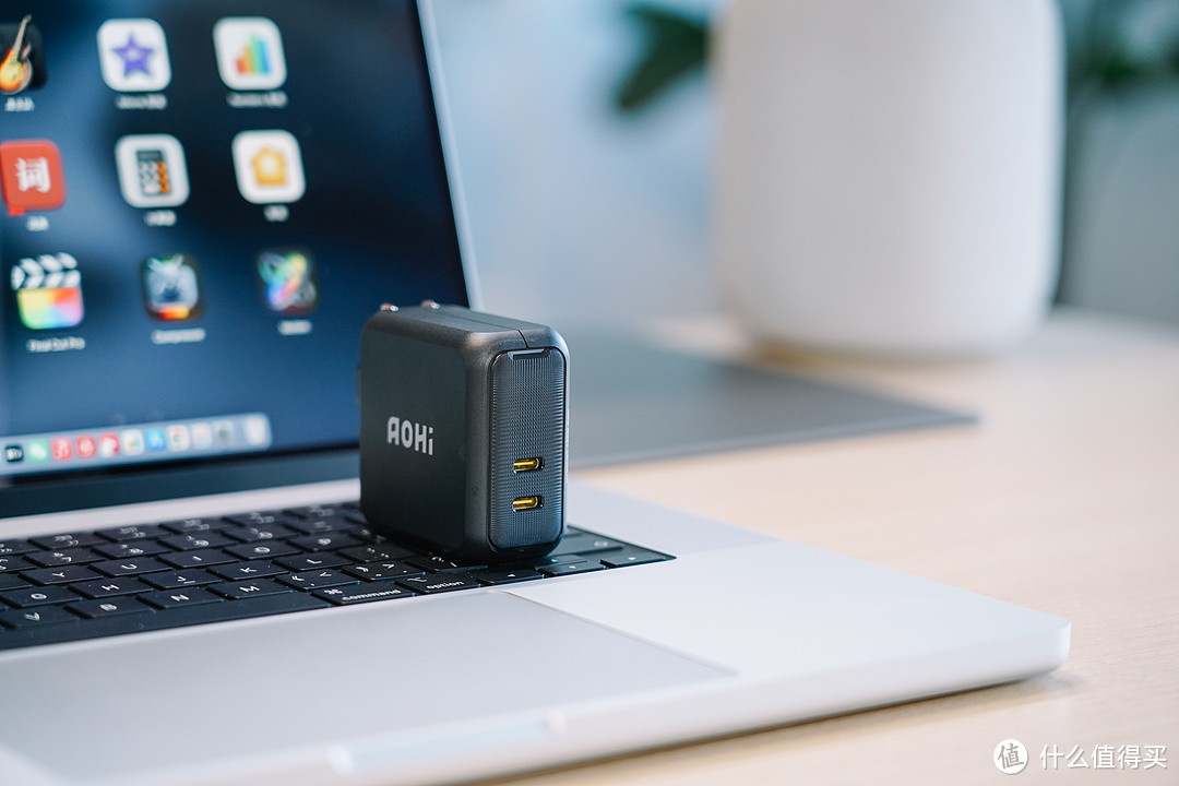 aohi100w双口氮化镓充电器测评,aohi充电器测评140w