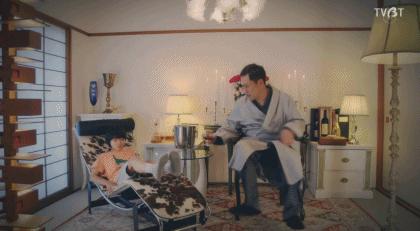 脑洞剧更新！富豪沦为宠物，美*上门女**服务？网友：做梦都不敢想