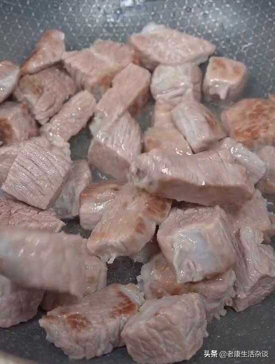 萝卜炖牛肉怎么做才软烂,萝卜炖牛肉软烂无比的秘诀