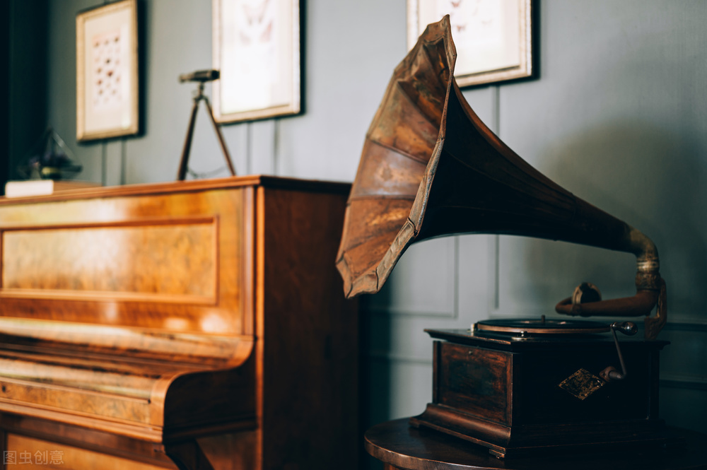 那些年迷死我们的复古唱片机