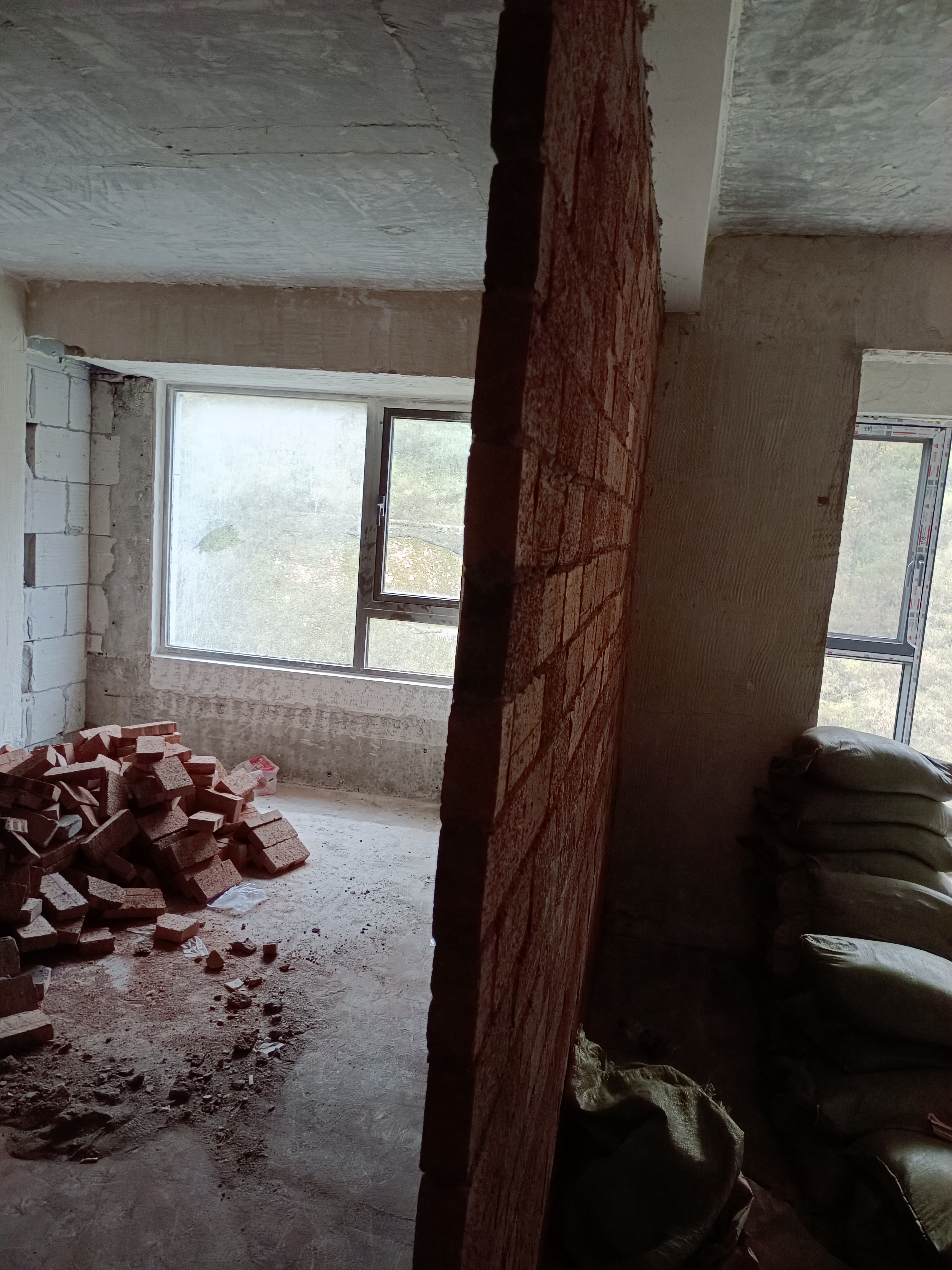 空心多孔红砖砌墙的正确方法,砌墙光滑细腻的红砖