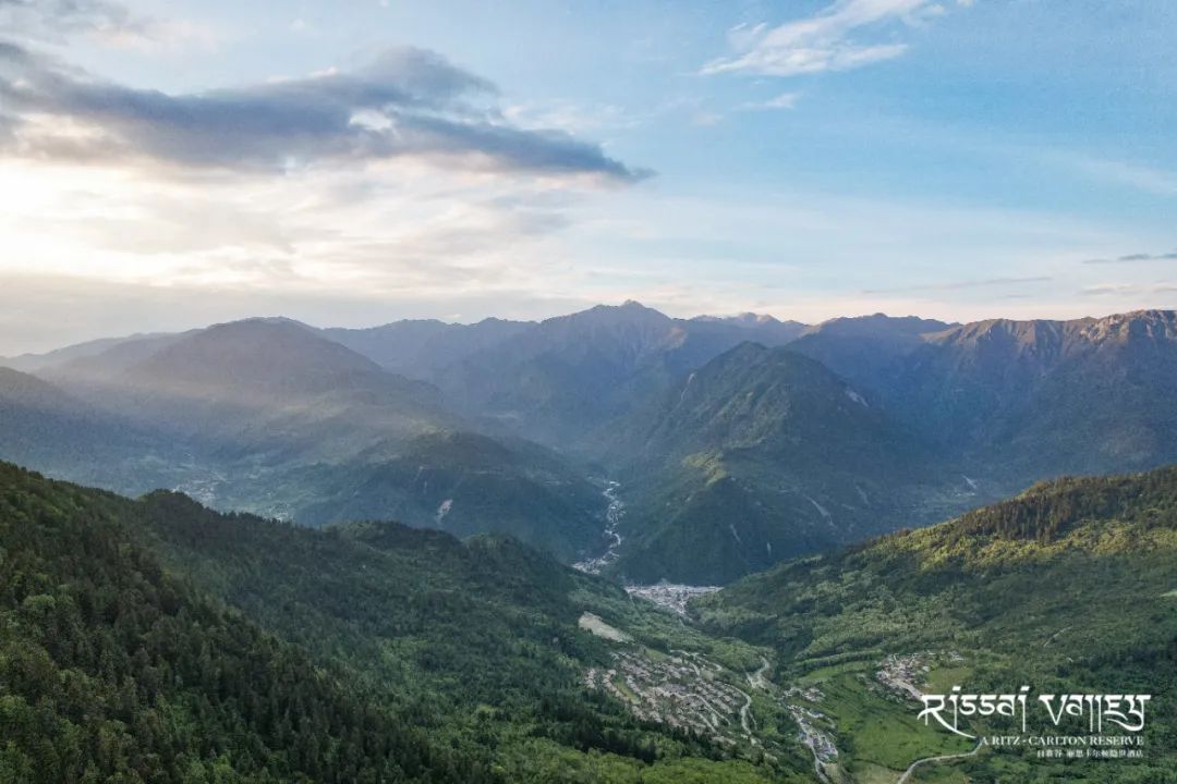 九寨沟丽思卡尔顿隐士度假酒店,全球第一百家丽思卡尔顿