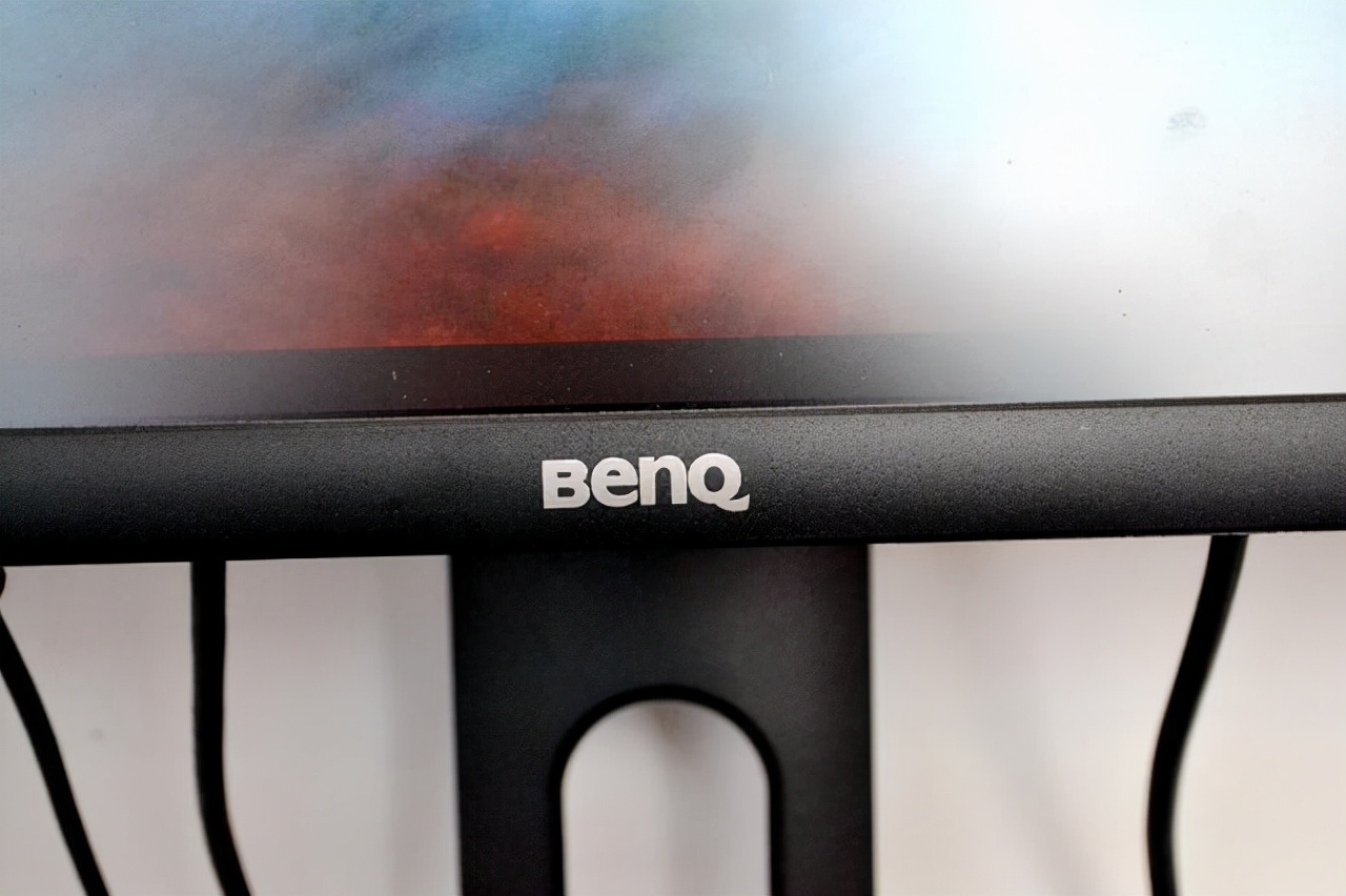 专业级2KIPS大屏显示器,明基PD2700Q体验,唯一的缺点边框有点厚