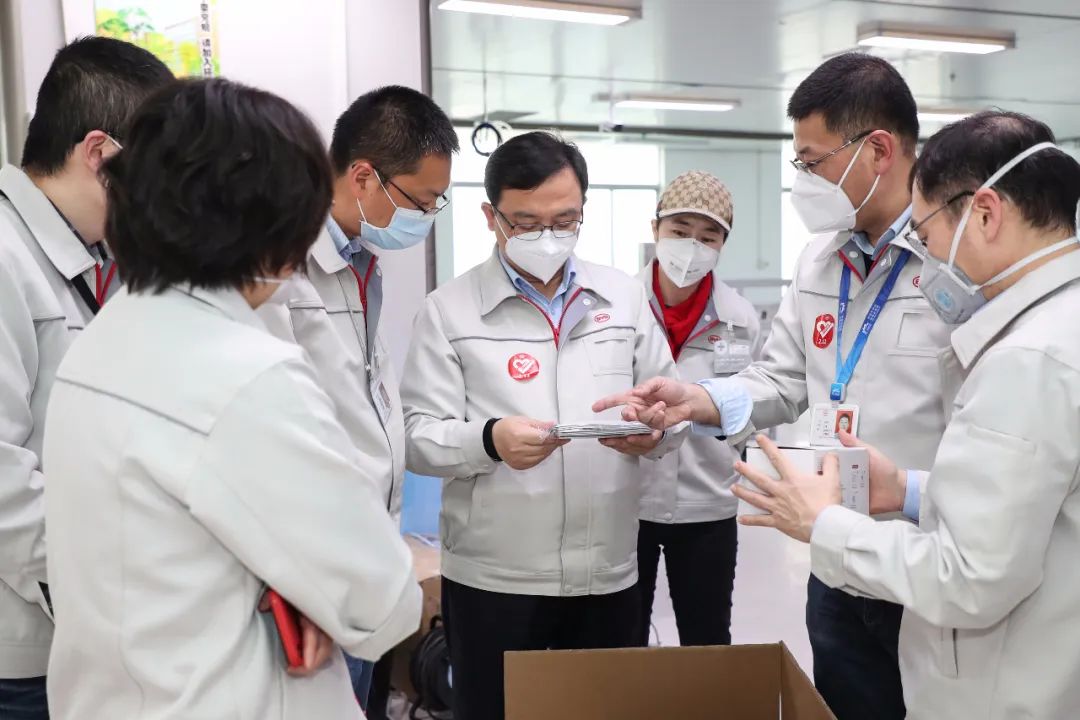 王传福靠嫂子卖嫁妆读书,比亚迪王传福谈自己家庭