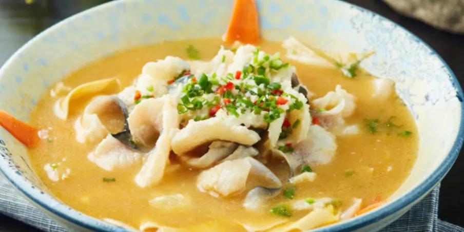 酸菜鱼鱼肉滑嫩酸辣开胃,金汤酸菜鱼鱼肉细嫩酸辣爽口开胃