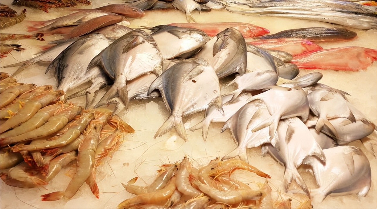 尸体药水泡海鲜，“色素”鸡蛋再现，315未曝光的菜场内幕太吓人