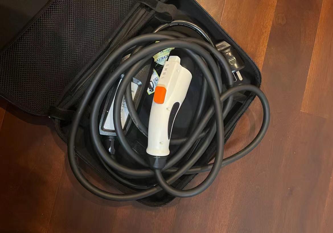 小鹏便携式充电器,小鹏p5便携式充电器是多大线的