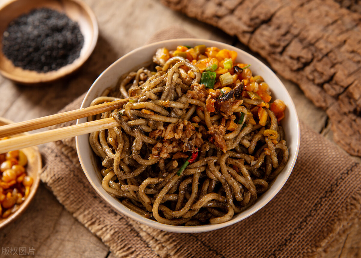 湖北省公务员工资待遇一览表,湖北省麻城市退休公务员薪资待遇