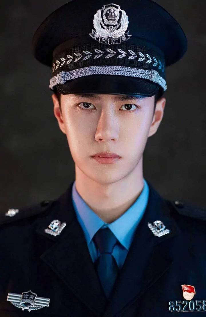 肖战王一博证件照拼接,肖战王一博西装证件照