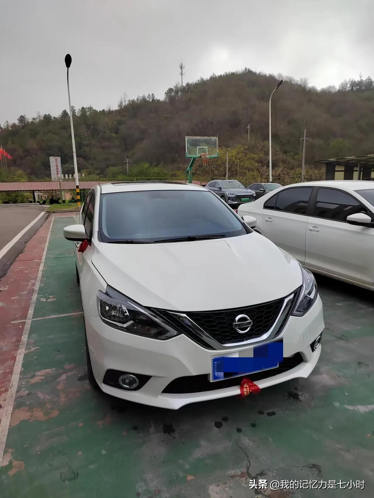 买车前温习交通规则,新车被加油站忽悠加了2瓶燃油宝