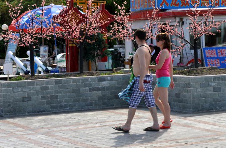 单骑五万里环游中国,85后黑龙江姑娘单骑环游中国