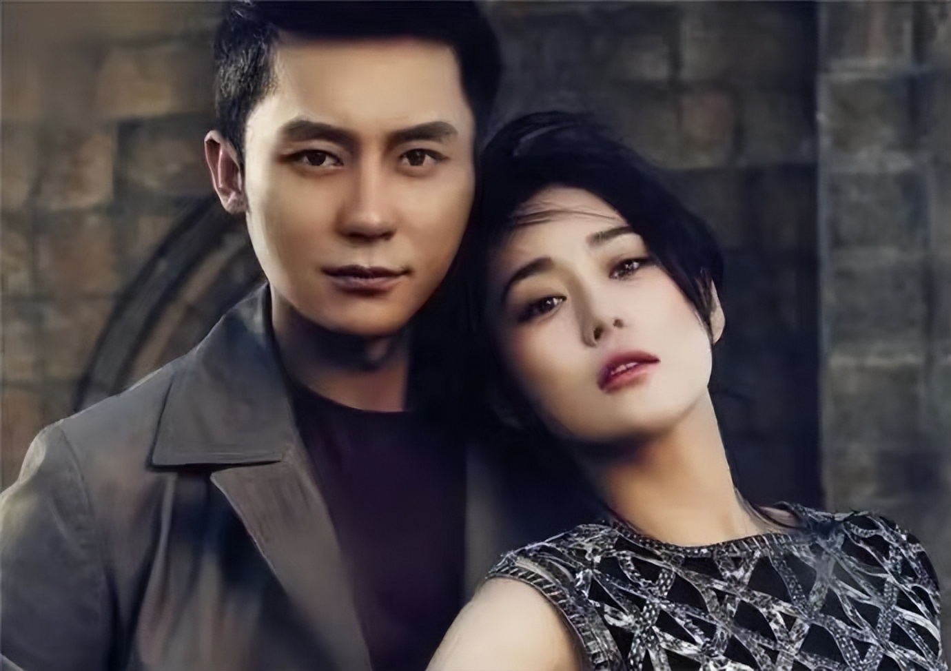 张馨予没嫁给李晨如今过得幸福吗,情路坎坷婚后难