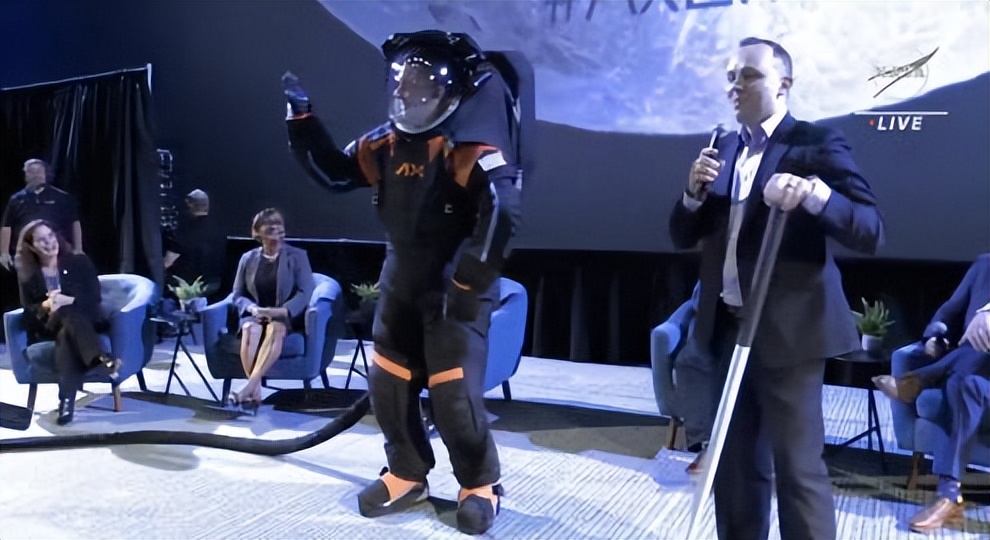 阿尔忒弥斯宇航服,第一代登月宇航服