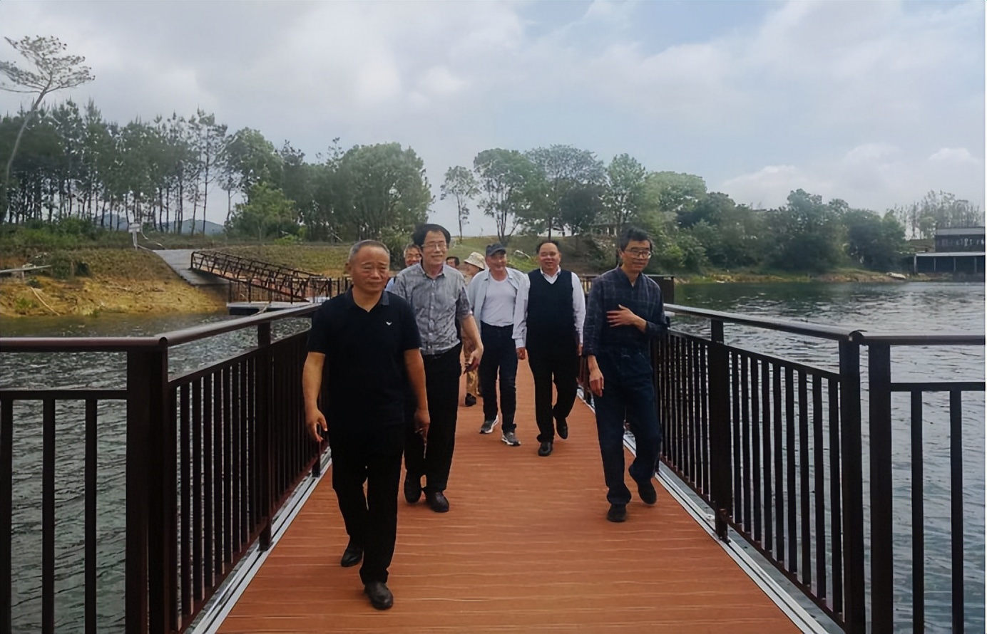 胡国民两室一厅,胡国民乐山