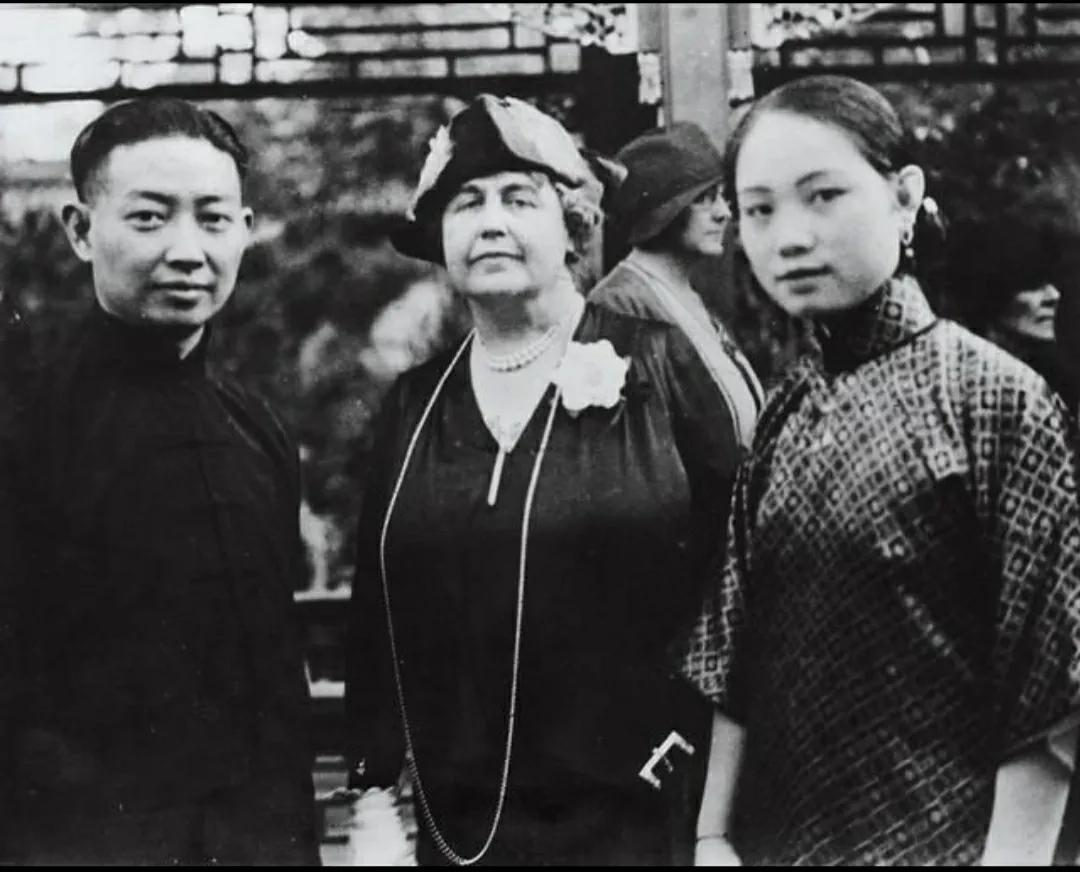 孟小冬葬礼完整版视频,孟小冬切喉管