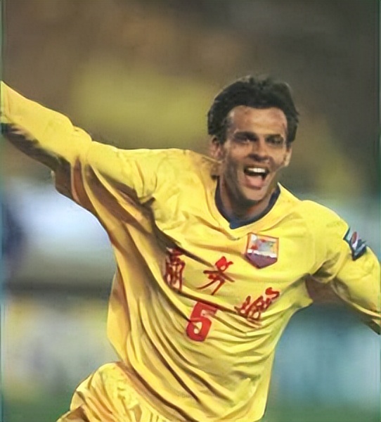 全兴队外援现状,盘点各球队队史第一个人