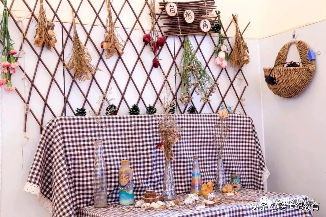 幼儿园老师是怎么做环创的,现在幼儿园的环创应该怎么做