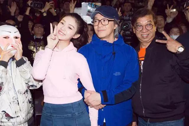 周星驰喜剧之王最后成功当导演,周星驰的喜剧之王为何能成为经典