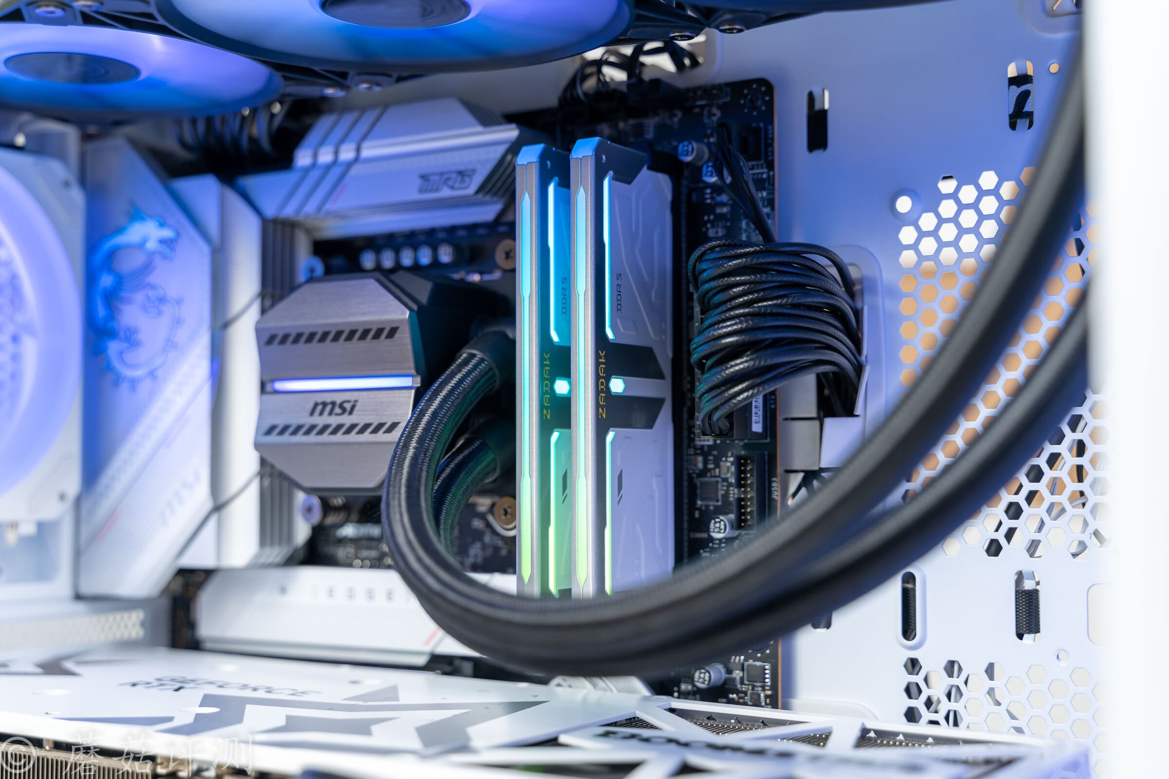 艾湃电竞750w全模组电源安装视频,美商艾湃电竞电源拆解