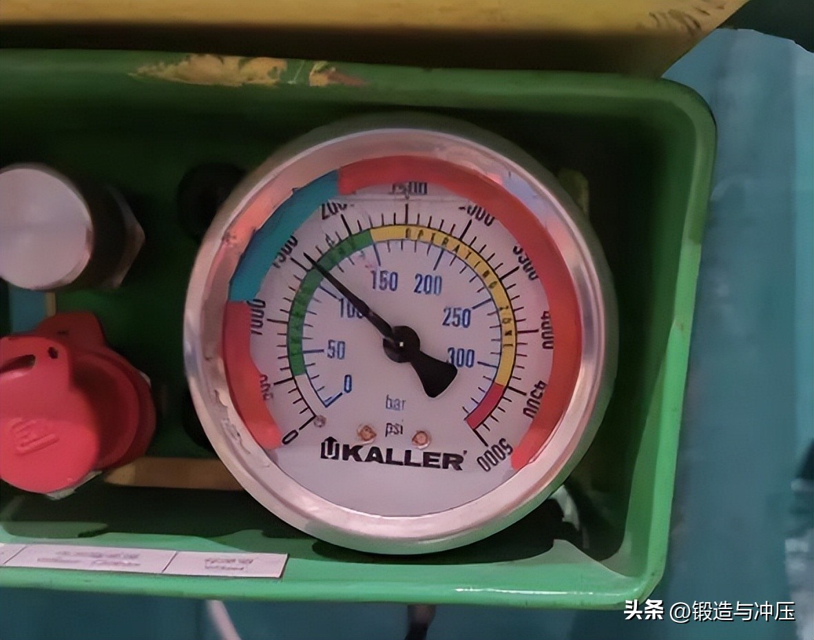 某车型常见故障诊断与排除,顶盖缺陷检测