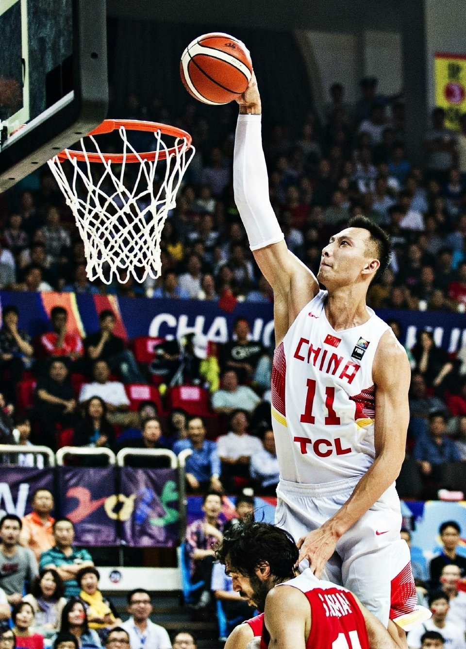 易建联时代谢幕,易建联生涯国家队告别战