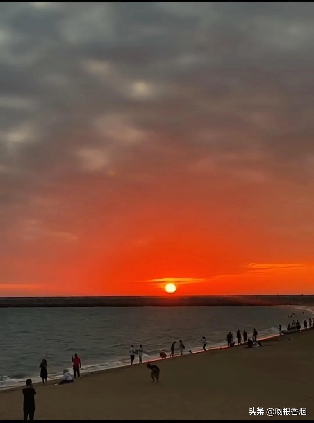 一场约定，让时间静止，我陪你看日落归山海。