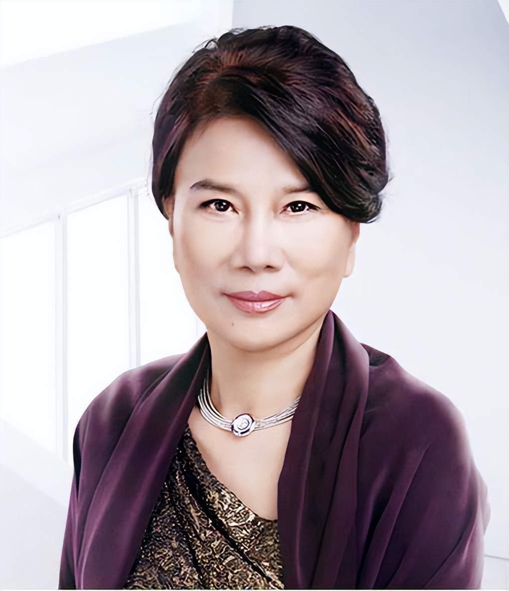 单亲妈妈打工挣钱不够花,单亲妈妈打拼20年身家千万