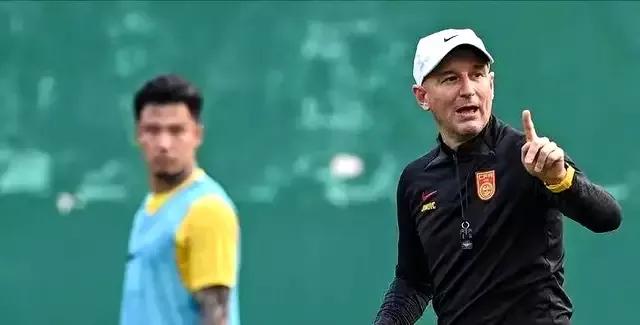 30岁以上踢球感悟,中超第一励志人物事迹