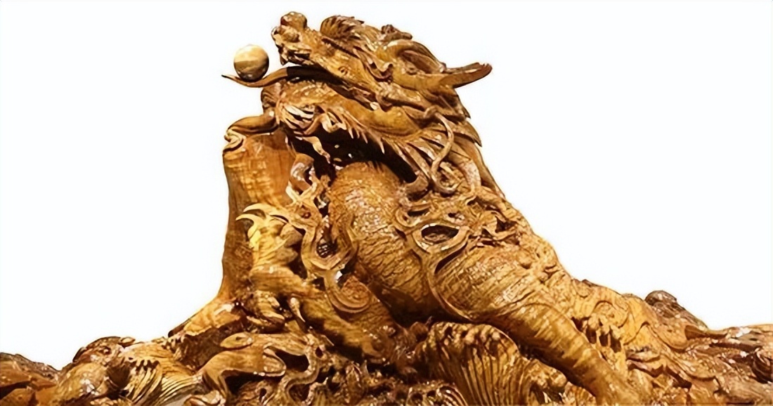 15米长东方雄狮根雕300万元拒卖,广西男子雕刻30吨楠木雄狮