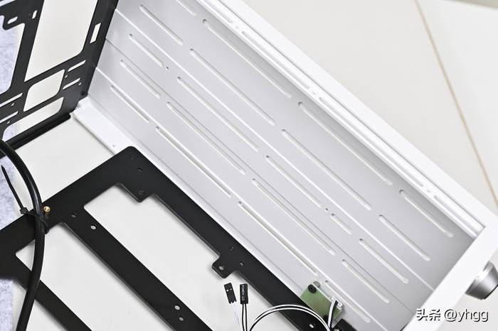 拆解华擎b760m,华擎b760m配合显卡