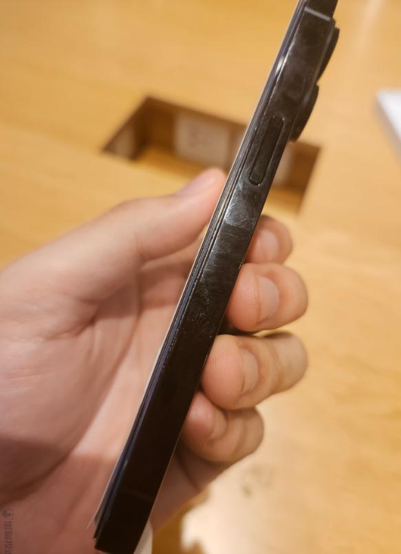 iphone电池鼓包会导致哪些问题,苹果电池鼓包了会有哪些影响