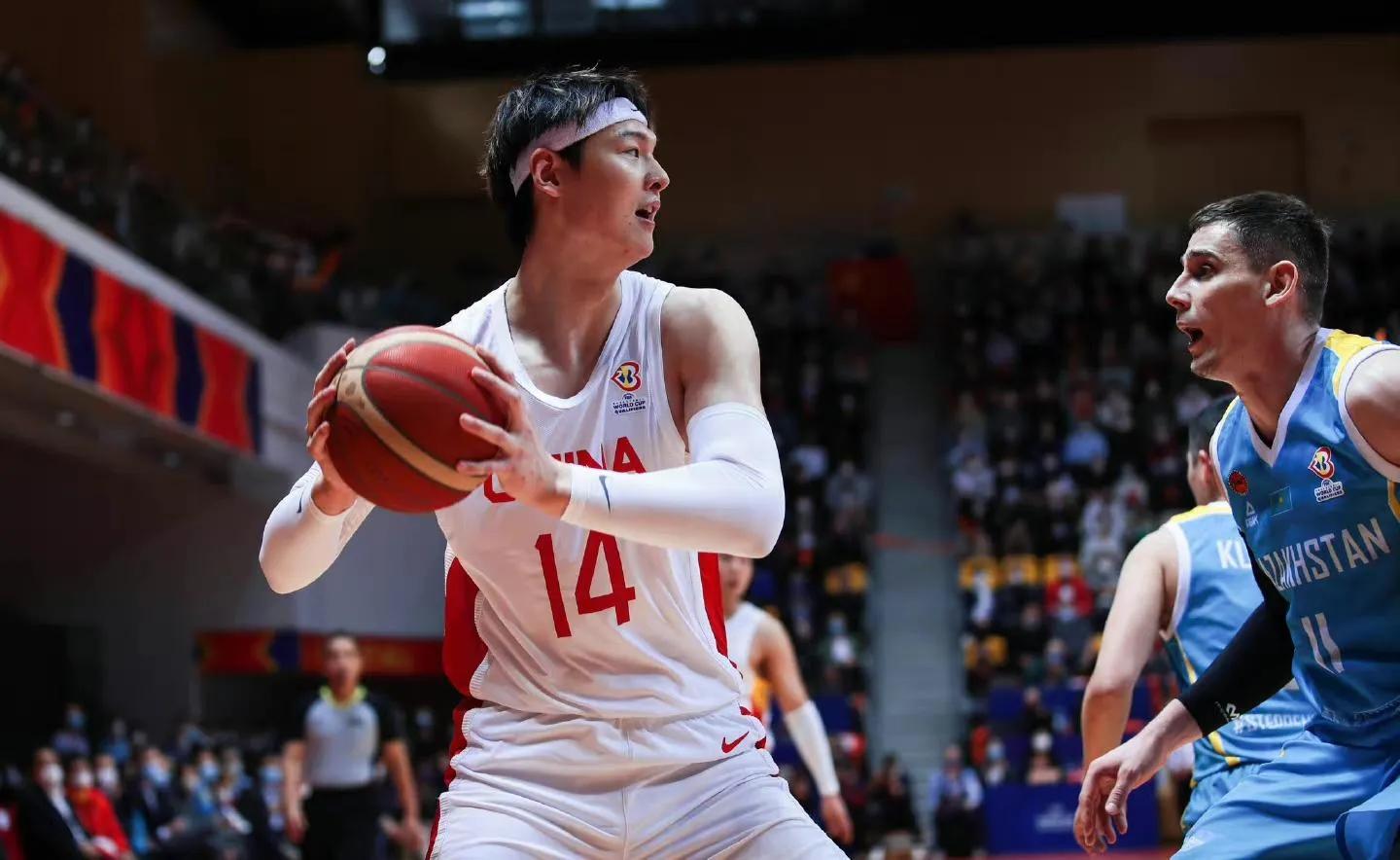 男篮世预赛对战哈萨克斯坦直播,2018世界杯预选赛中国男篮成绩