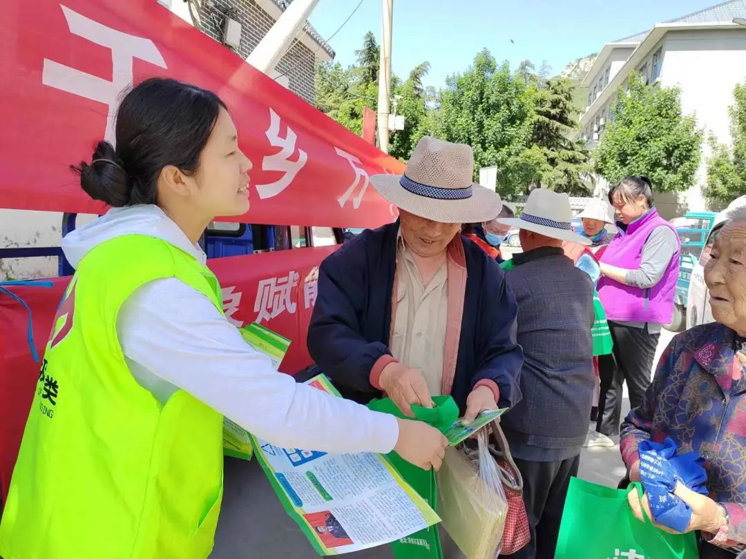 沙湖镇开展垃圾分类活动,科普惠农活动