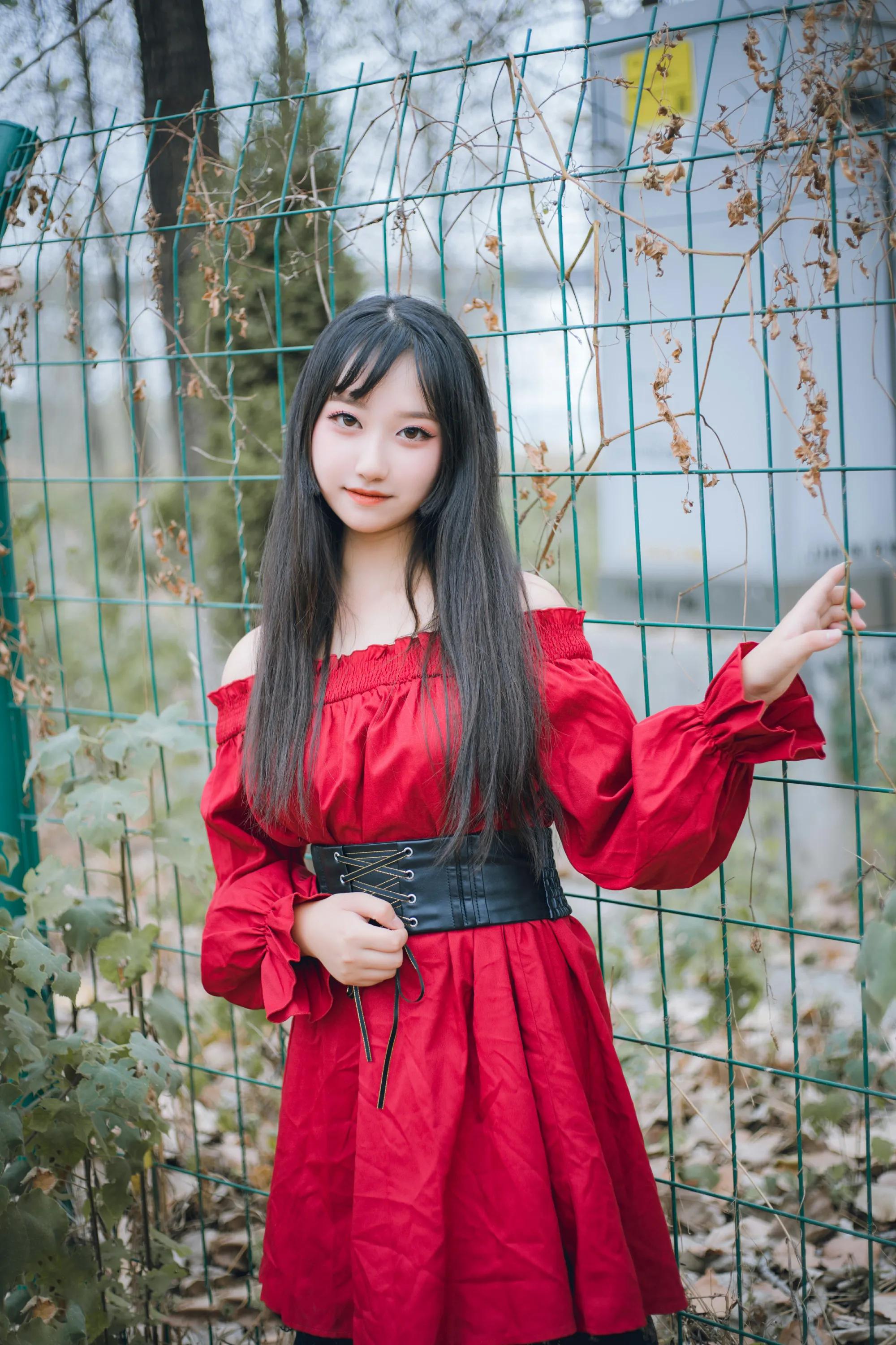 一边是学姐一边是学妹该选哪个呀,学姐还是学妹更适合做女朋友