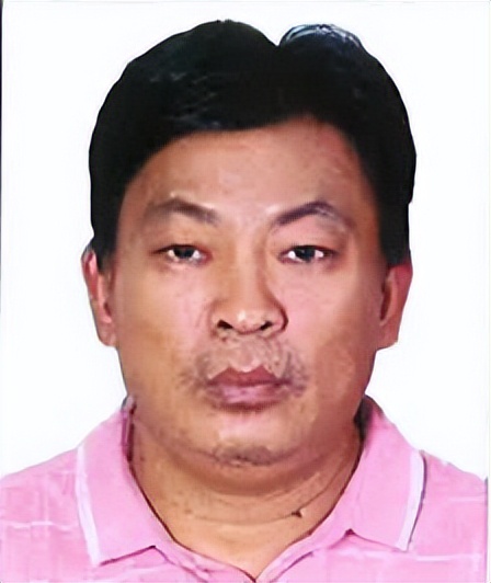 东莞的居民请注意，杨伟坚欠钱不还，和他打交道要小心（见到他请举报）！