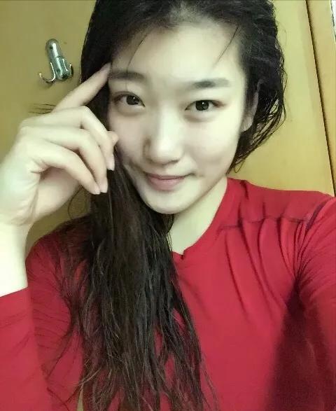 通过40张生活照，了解女篮女神李梦，现任国手、中尉、勒布朗-梦