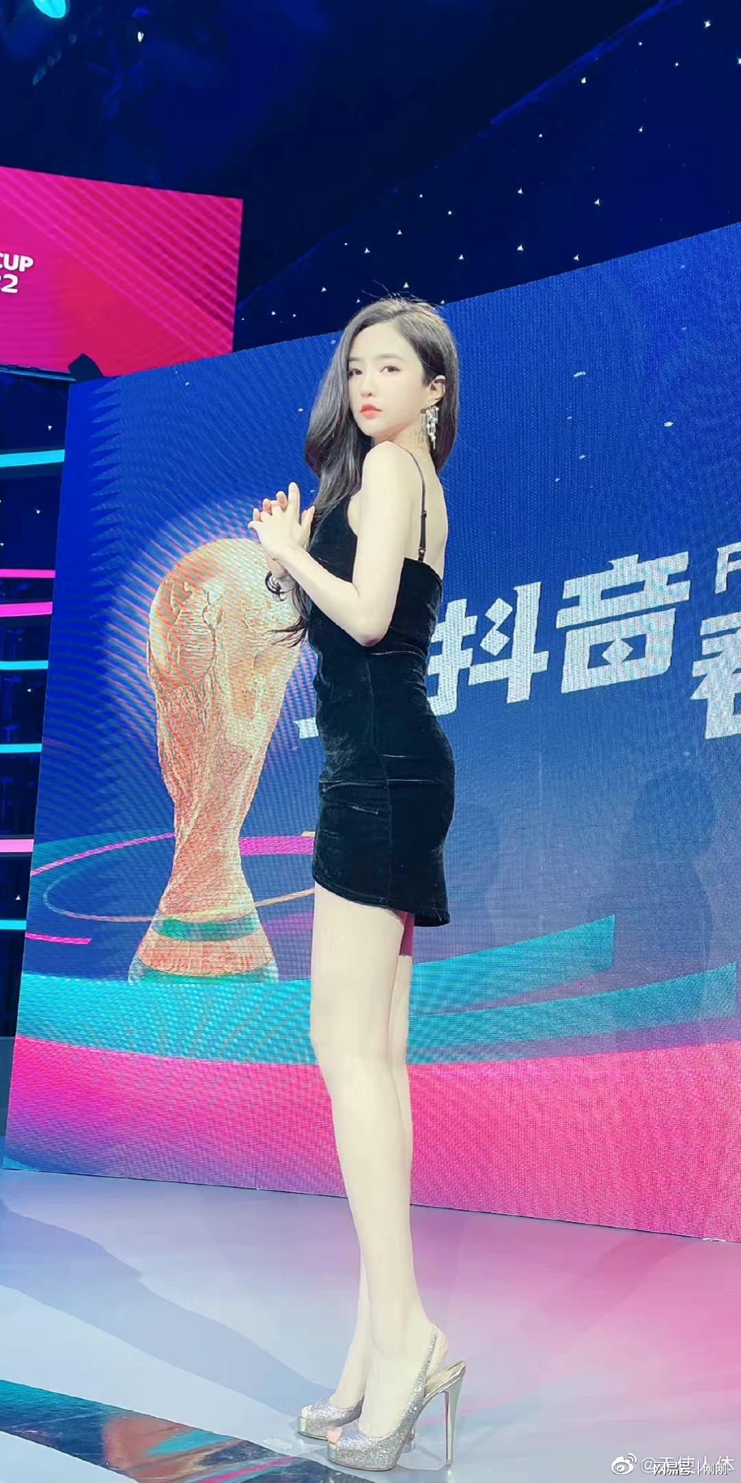 武大校花郭珺,郭珺游泳身材