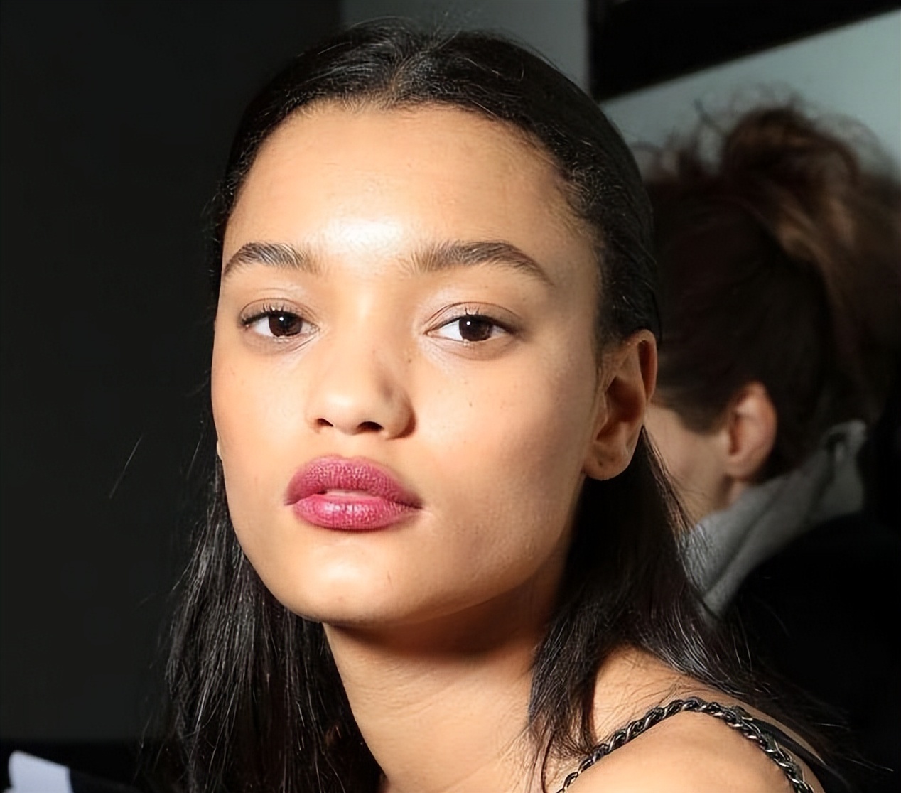 同样都是“凸嘴”，为什么有人风情万种，有人一股土味？答案在这