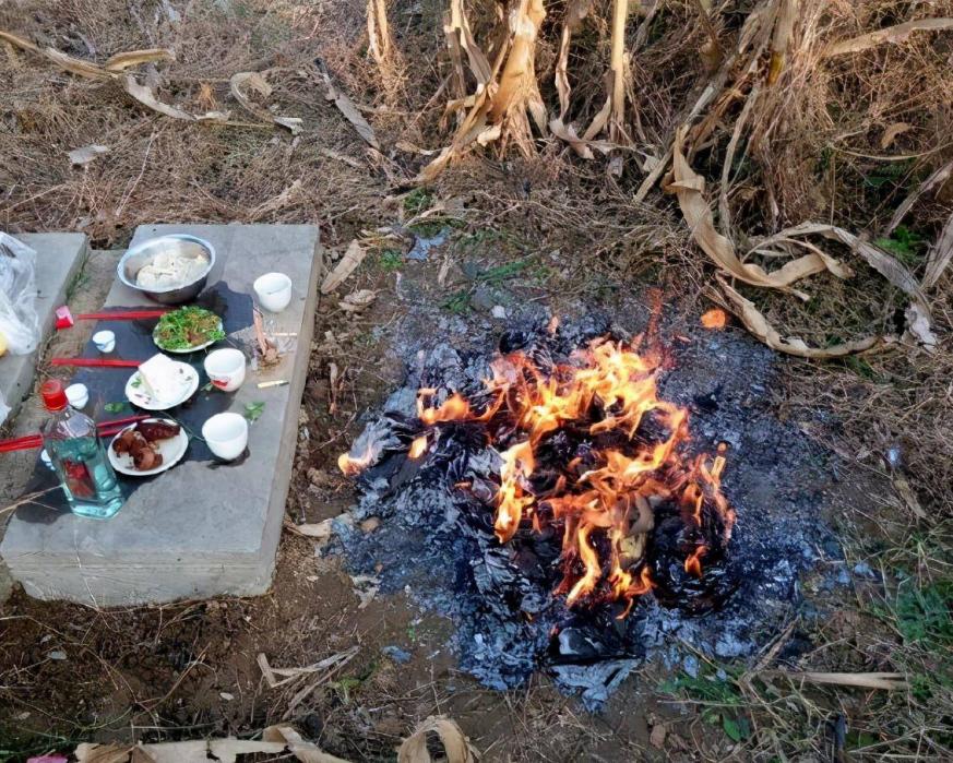 人死后什么时候开始烧纸,俗语说的是人死后为什么要烧纸