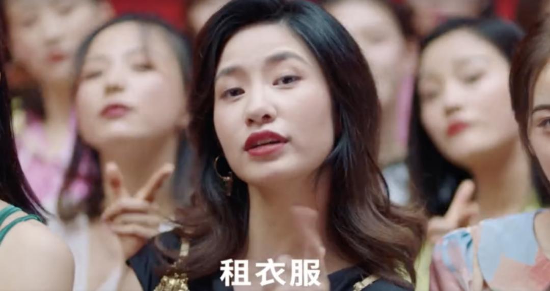 自称名牌制造机，低俗擦边*脑洗**，红制作背后有一条品牌催肥产业链