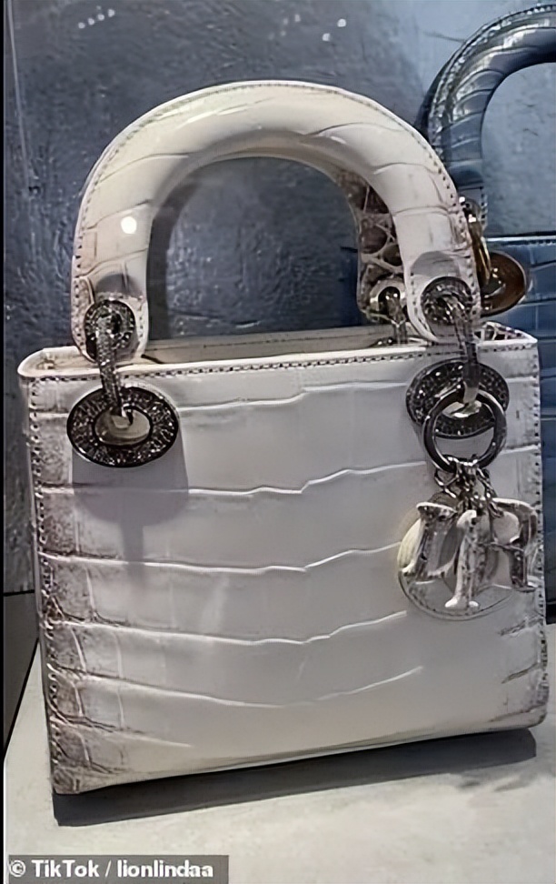 妻子吐槽丈夫对我太抠门,妻子吐槽丈夫对自己抠门