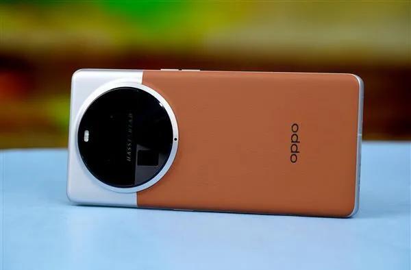 手机上三个摄像头都是什么摄像头,手机上的三个摄像头是有什么功能