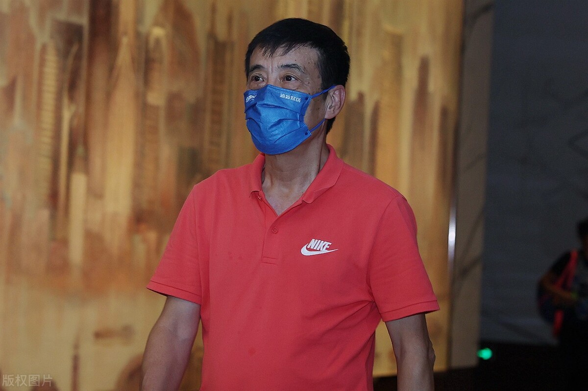 球迷谈亚洲杯国足,球迷问候中国足协