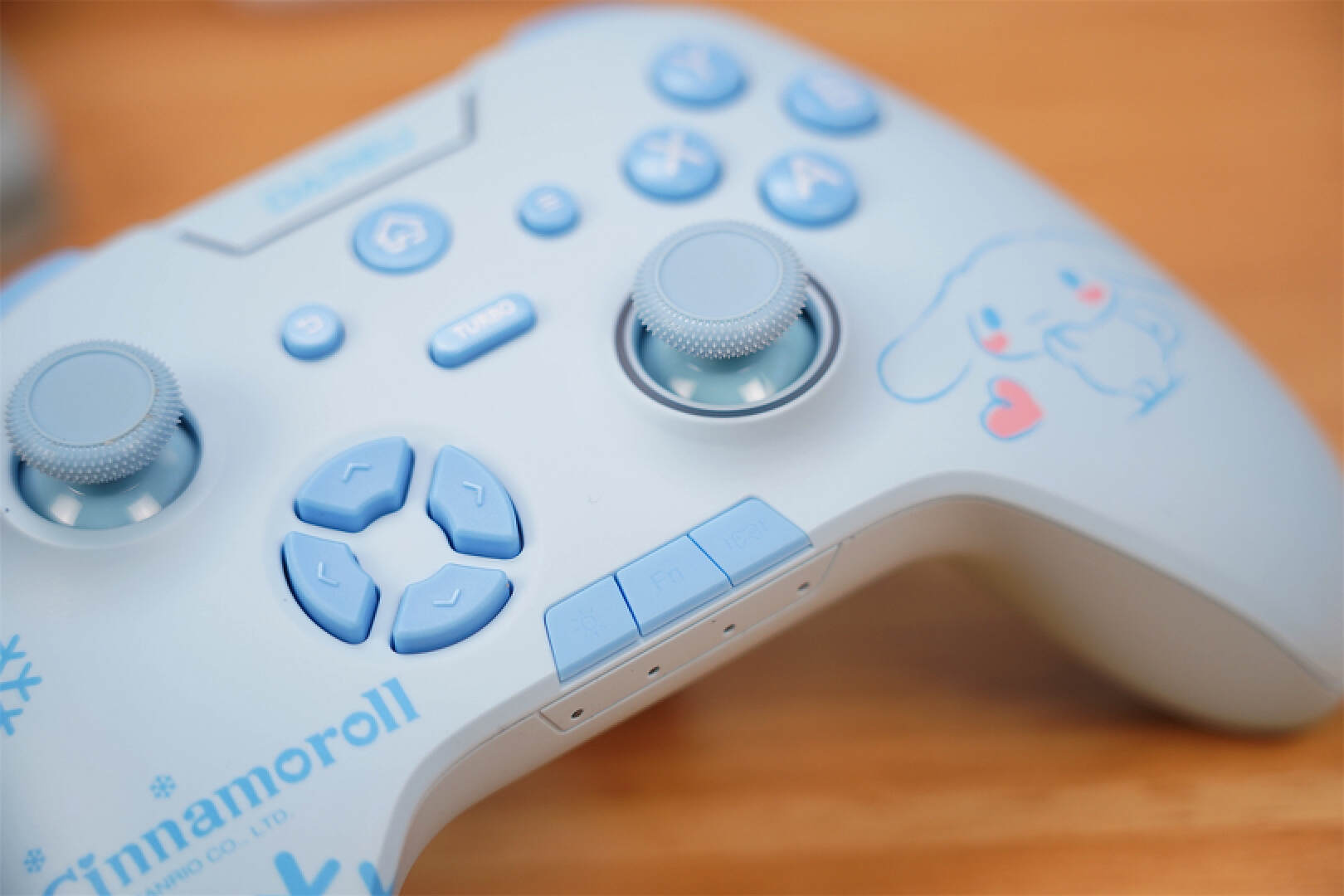 高颜值，高性能，达尔优三丽鸥联名版玉桂狗手柄使用分享！